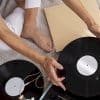 Vendas de discos de vinil batem recorde e jovens impulsionam números