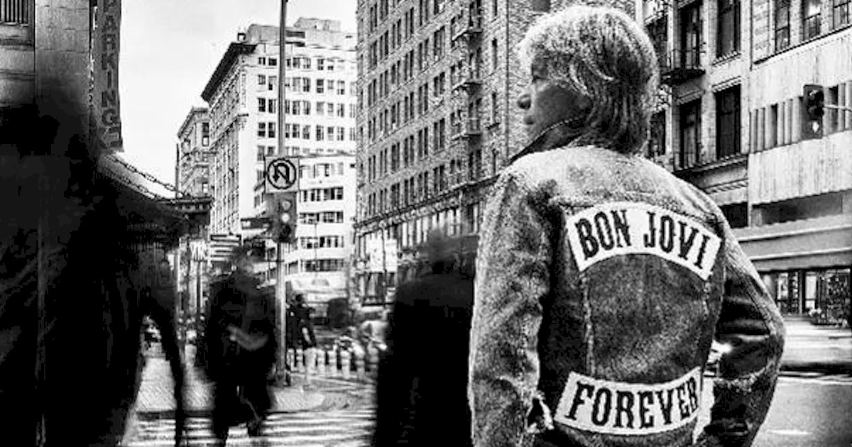 O Bon Jovi anunciou na última semana o lançamento de seu mais novo álbum, intitulado Forever, que contará com 12 faixas inéditas