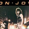 Bon Jovi relança álbum de estreia em vinil de cor rubi no Brasil