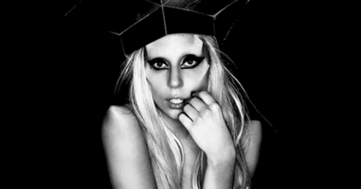 Lady Gaga lança vinil translúcido azul de 'Bloody Mary (Glow In The Dark)'