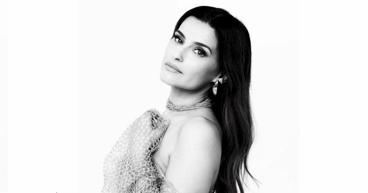 Nelly Furtado anuncia edição em vinil branco do novo álbum '7'